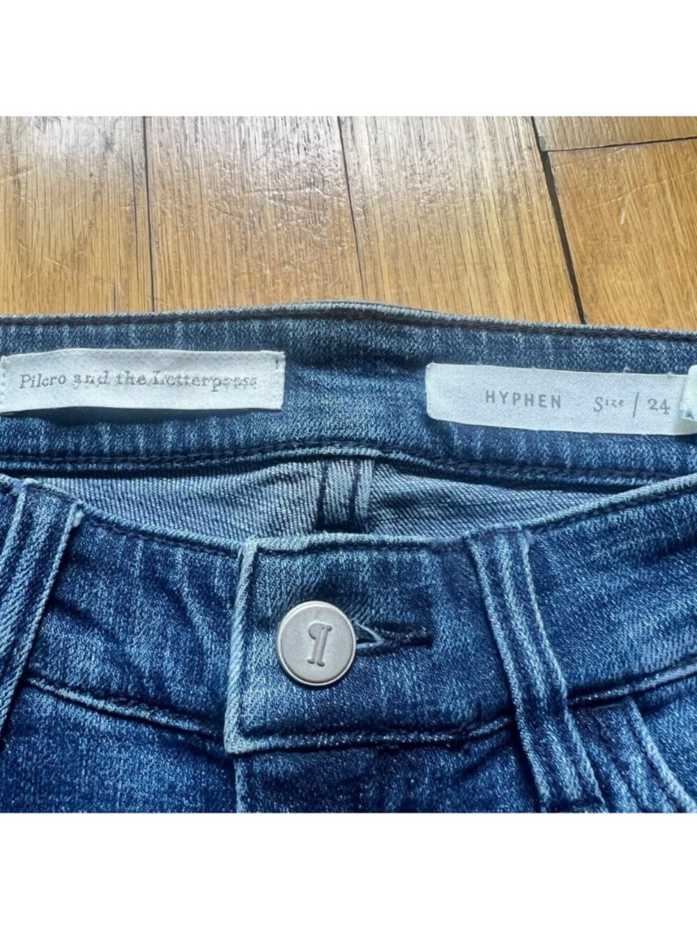 Pilcro and The Letterpress Size 24 Blue Hyphen Floral Embroidered Mid-Rise Jeans - Picture 8 of 12